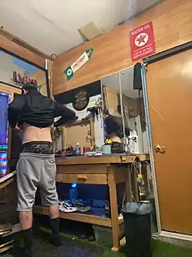 Polaroid White online show from 11-01-25, 04:01