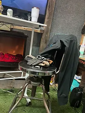 Polaroid White online show from 03-03-25, 11:00