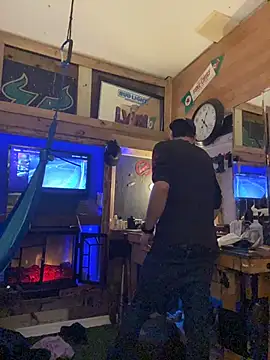 Polaroid White online show from 11-18-25, 01:10