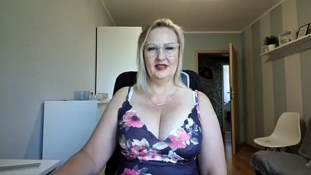 DianaLive online show from 06-26-26, 06:41