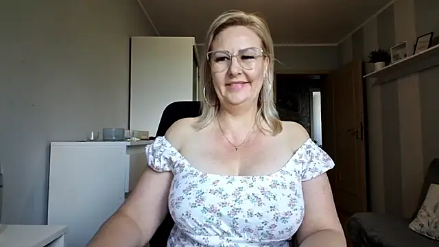 DianaLive online show from 05-23-26, 08:24