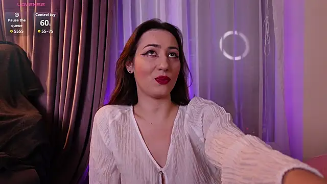 IsoldeBlis online show from 10-22-25, 06:07