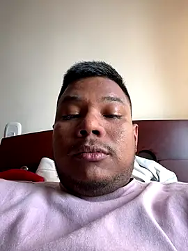 Snapshot of Saipuer31 chatting on 12-19-25, 07:16 Saipuer31 online show from 12-19-25, 07:16