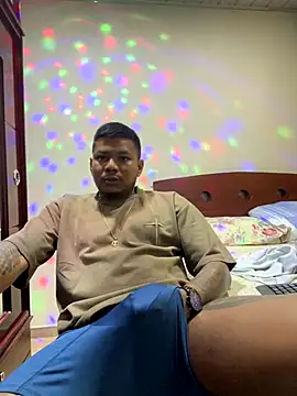 Snapshot of Saipuer31 chatting on 12-17-25, 03:33 Saipuer31 online show from 12-17-25, 03:33