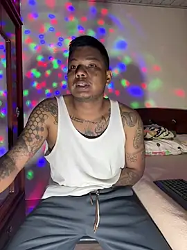 Snapshot of Saipuer31 chatting on 01-09-26, 03:24 Saipuer31 online show from 01-09-26, 03:24