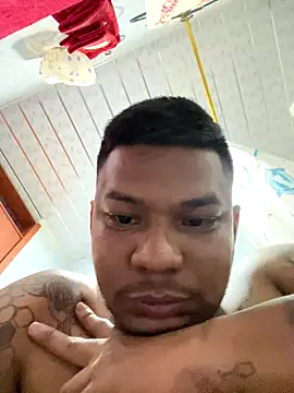 Snapshot of Saipuer31 chatting on 12-20-25, 11:07 Saipuer31 online show from 12-20-25, 11:07