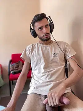 Snapshot of iendriw chatting on 03-10-25, 03:20 iendriw online show from 03-10-25, 03:20