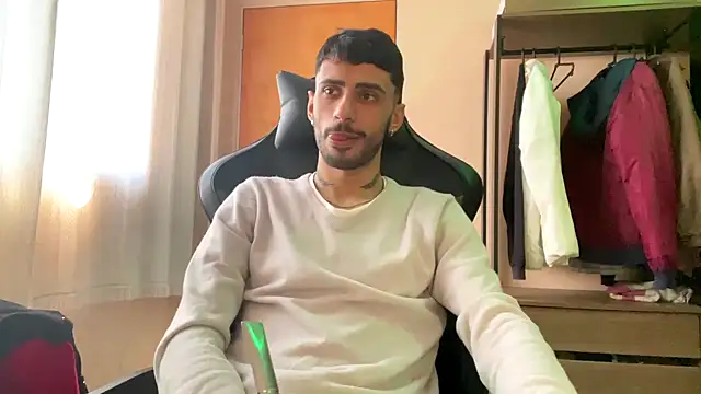 Snapshot of iendriw chatting on 09-10-25, 04:28 iendriw online show from 09-10-25, 04:28