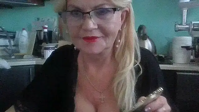 Snapshot of Heidi-Helga chatting on 09-09-25, 04:44 Heidi-Helga online show from 09-09-25, 04:44
