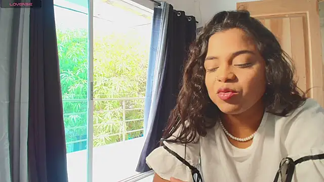 Snapshot of tatiana_10 chatting on 02-25-25, 03:20 tatiana 10 online show from 02-25-25, 03:20