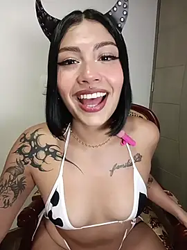 Snapshot of Kylie_brazt chatting on 10-08-25, 05:20 Kylie brazt online show from 10-08-25, 05:20