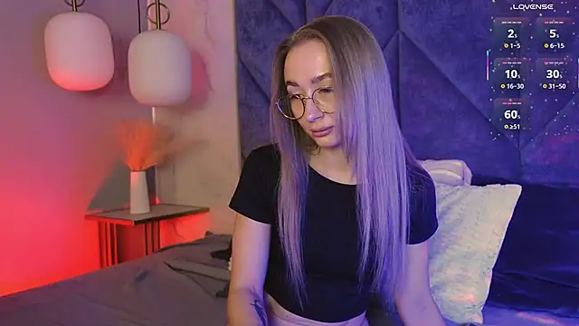 Snapshot of VictoriaLights chatting on 02-12-26, 06:02 VictoriaLights online show from 02-12-26, 06:02