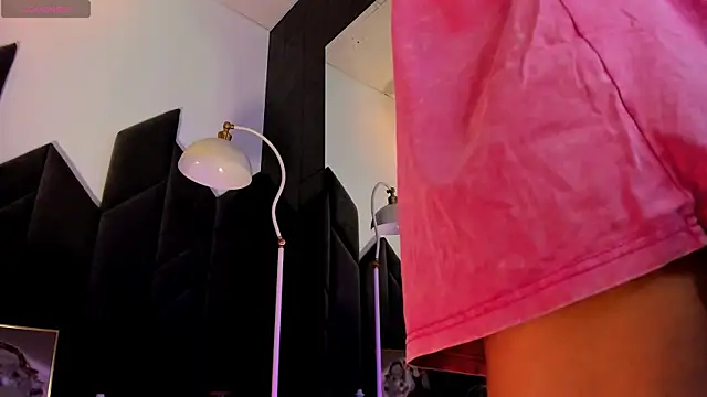 VictoriaLights online show from 05-13-26, 06:09