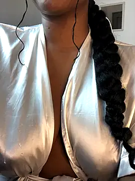 Snapshot of ValerieBlakee chatting on 10-15-25, 11:24 ValerieBlakee online show from 10-15-25, 11:24