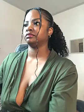 Snapshot of ValerieBlakee chatting on 09-27-25, 12:22 ValerieBlakee online show from 09-27-25, 12:22
