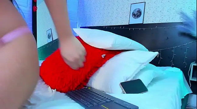 Snapshot of BonnieeAndClyde chatting on 03-22-25, 10:15 BonnieeAndClyde online show from 03-22-25, 10:15