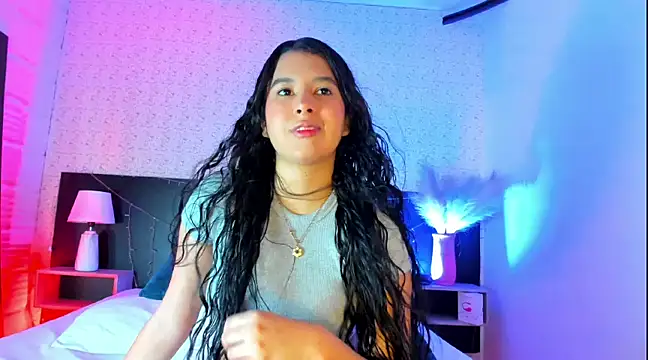 Snapshot of BonnieeAndClyde chatting on 03-11-25, 04:18 BonnieeAndClyde online show from 03-11-25, 04:18