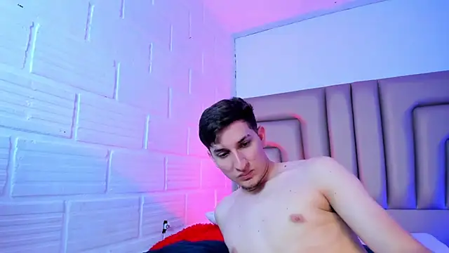 Snapshot of BonnieeAndClyde chatting on 09-25-25, 05:52 BonnieeAndClyde online show from 09-25-25, 05:52