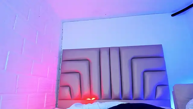 Snapshot of BonnieeAndClyde chatting on 09-23-25, 08:16 BonnieeAndClyde online show from 09-23-25, 08:16