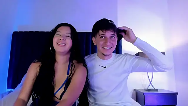 Snapshot of BonnieeAndClyde chatting on 10-09-25, 08:09 BonnieeAndClyde online show from 10-09-25, 08:09