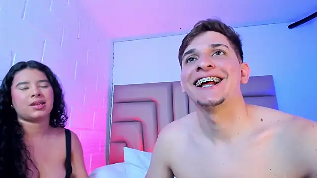 Snapshot of BonnieeAndClyde chatting on 09-24-25, 05:19 BonnieeAndClyde online show from 09-24-25, 05:19