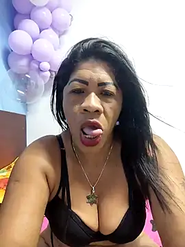 Snapshot of Tocameamor chatting on 10-10-25, 02:18 Tocameamor online show from 10-10-25, 02:18