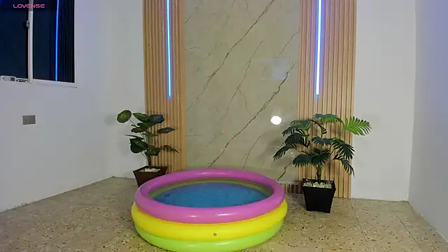 flor herrera01 online show from 04-25-26, 03:20