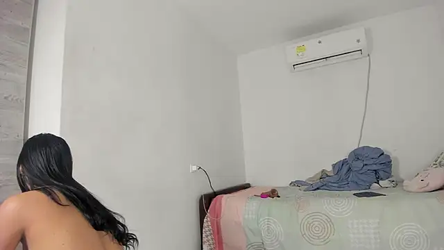 flor herrera01 online show from 03-01-25, 03:32