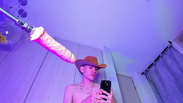 Snapshot of ValentinoMoreti chatting on 02-28-26, 06:13 ValentinoMoreti online show from 02-28-26, 06:13