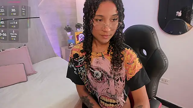 Layla Clarke online show from 01-10-26, 03:46