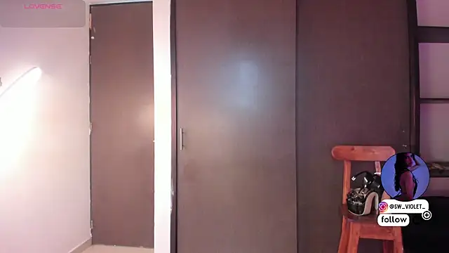 Snapshot of sweetviolet__ chatting on 06-21-26, 12:11 sweetviolet online show from 06-21-26, 12:11