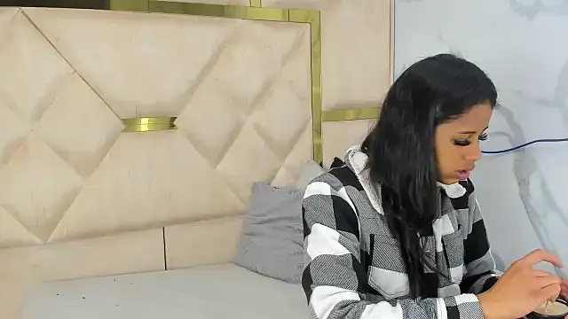 Kendall 6669 online show from 10-28-25, 01:10