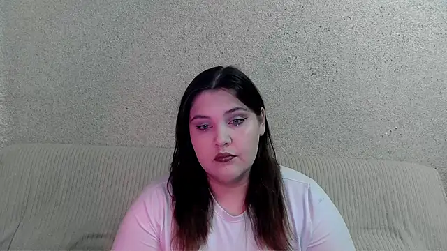 Snapshot of rachelwild chatting on 10-21-25, 04:39 rachelwild online show from 10-21-25, 04:39