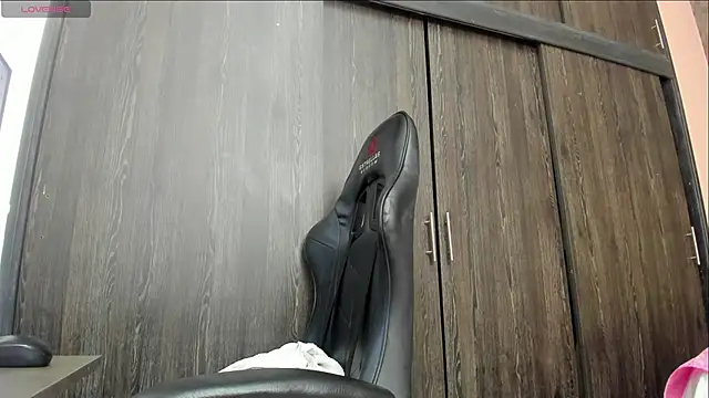 Snapshot of ava-am chatting on 03-11-25, 05:57 ava-am online show from 03-11-25, 05:57