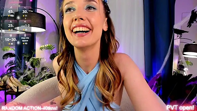 Snapshot of luna_joy_ chatting on 10-30-25, 11:19 luna joy online show from 10-30-25, 11:19