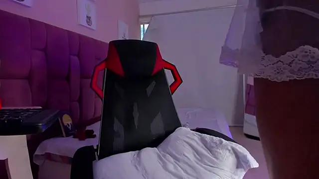 CHANELL 11INCHES online show from 12-01-25, 09:26