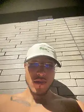 Snapshot of MaxxxSteil chatting on 03-22-25, 12:25 MaxxxSteil online show from 03-22-25, 12:25