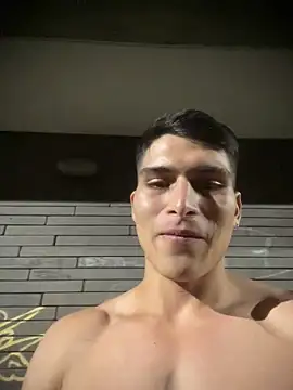 Snapshot of MaxxxSteil chatting on 03-21-25, 07:44 MaxxxSteil online show from 03-21-25, 07:44