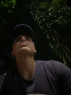 Snapshot of MaxxxSteil chatting on 03-04-25, 11:54 MaxxxSteil online show from 03-04-25, 11:54