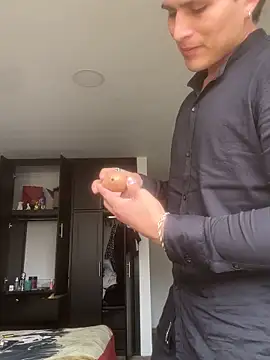 Snapshot of MaxxxSteil chatting on 11-01-25, 04:23 MaxxxSteil online show from 11-01-25, 04:23