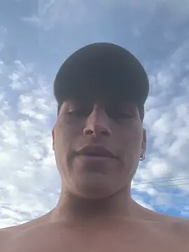 Snapshot of MaxxxSteil chatting on 10-10-25, 10:32 MaxxxSteil online show from 10-10-25, 10:32