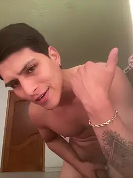 Snapshot of MaxxxSteil chatting on 10-31-25, 03:08 MaxxxSteil online show from 10-31-25, 03:08