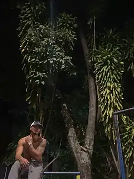 Snapshot of MaxxxSteil chatting on 03-10-25, 09:34 MaxxxSteil online show from 03-10-25, 09:34