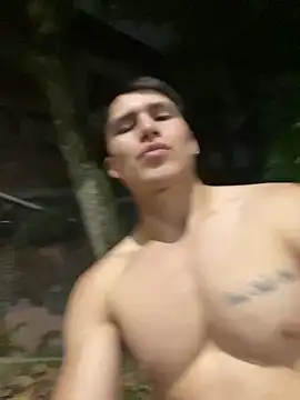 Snapshot of MaxxxSteil chatting on 02-22-25, 04:18 MaxxxSteil online show from 02-22-25, 04:18