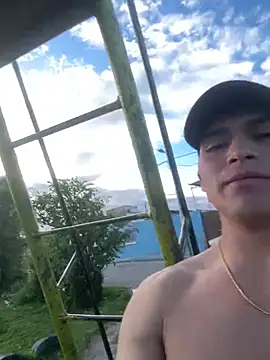 Snapshot of MaxxxSteil chatting on 02-16-26, 10:40 MaxxxSteil online show from 02-16-26, 10:40