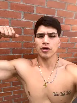 Snapshot of MaxxxSteil chatting on 10-17-25, 01:57 MaxxxSteil online show from 10-17-25, 01:57