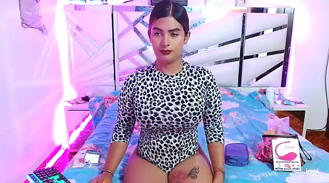 Snapshot of JULIETTE_SEGURA chatting on 03-05-25, 10:43 JULIETTE SEGURA online show from 03-05-25, 10:43