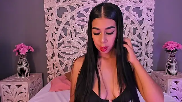 Snapshot of AnnieGibbyns chatting on 11-23-25, 02:38 AnnieGibbyns online show from 11-23-25, 02:38