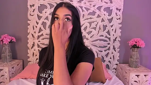 Snapshot of AnnieGibbyns chatting on 11-24-25, 08:53 AnnieGibbyns online show from 11-24-25, 08:53