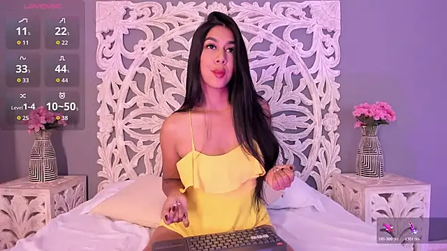 Snapshot of AnnieGibbyns chatting on 12-19-25, 09:06 AnnieGibbyns online show from 12-19-25, 09:06